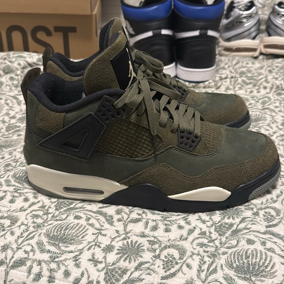 Air Jordan 4 Craft Olive Size 11.5 Used 8.5/10 condition - Picture 3 of 7